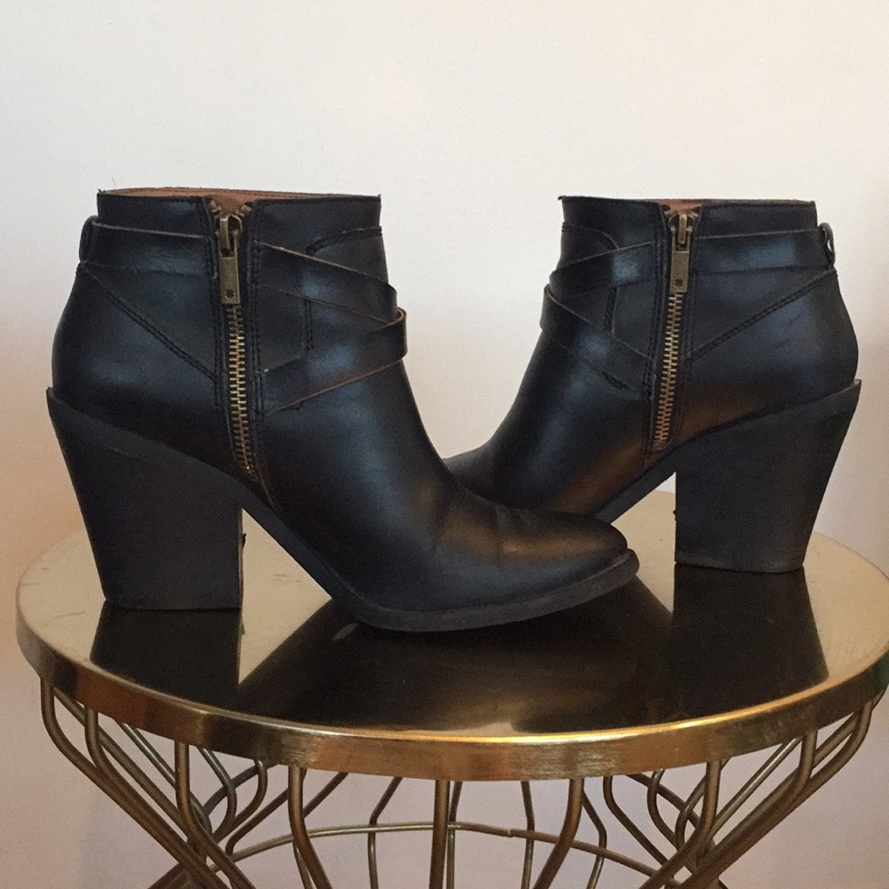 Lucky Brand Black Leather Bootie