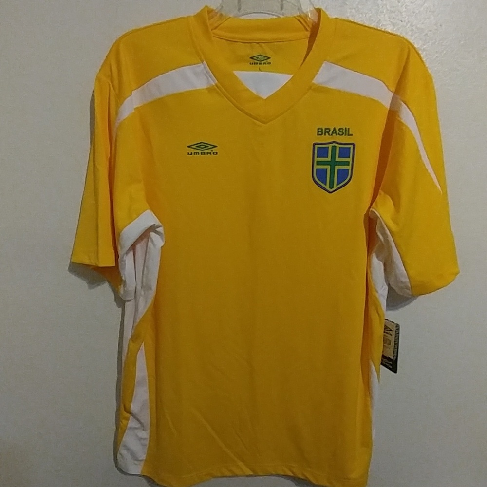 UMBRO BRASIL SOCCER SHIRT SIZE L