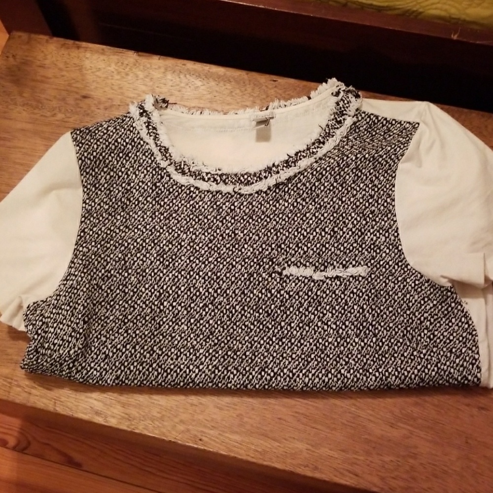 Short sleeve J Crew detailed tee
