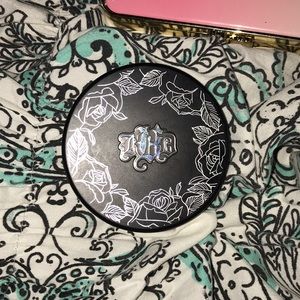 kat von d lock it foundation powder