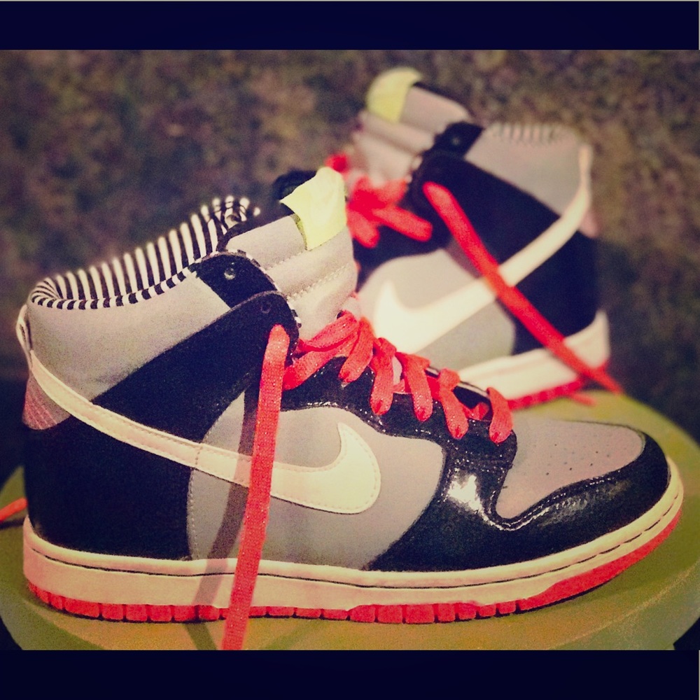 NIKES! Size 7.5