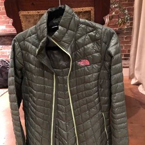 Womens North Face Jacket sz Small