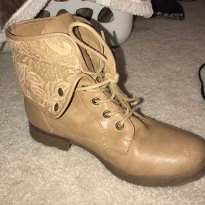 Lace boots