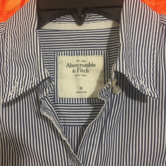 Stripped button down blouse - Picture 2 of 3