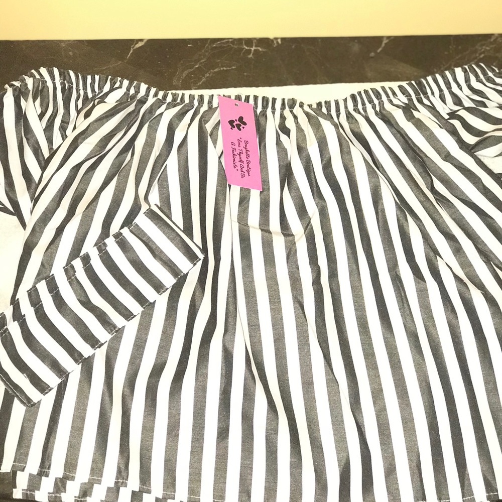 Top 👚 - Picture 2 of 2
