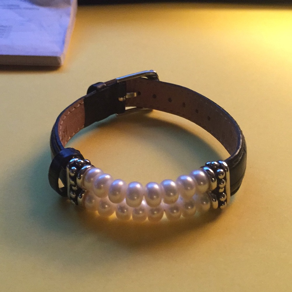 Pearl and leather Honora bracelet. New