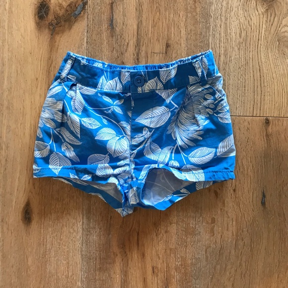 🦊 Gap Leaf Print Shorts - Picture 1 of 4