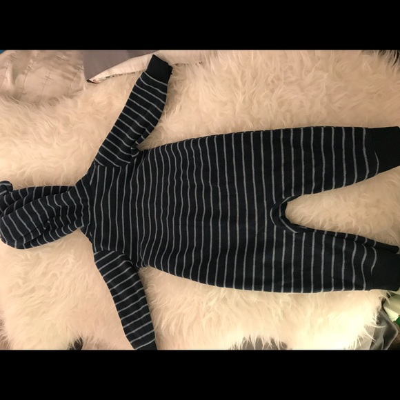 Winter onesies - Picture 4 of 4