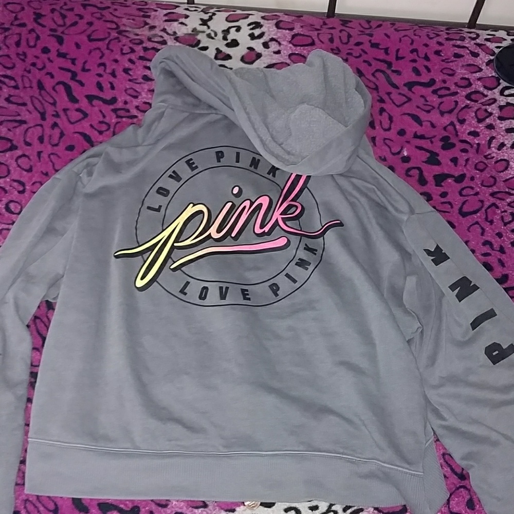 L VS zip up
