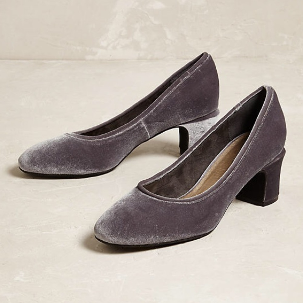 Velvet Pumps