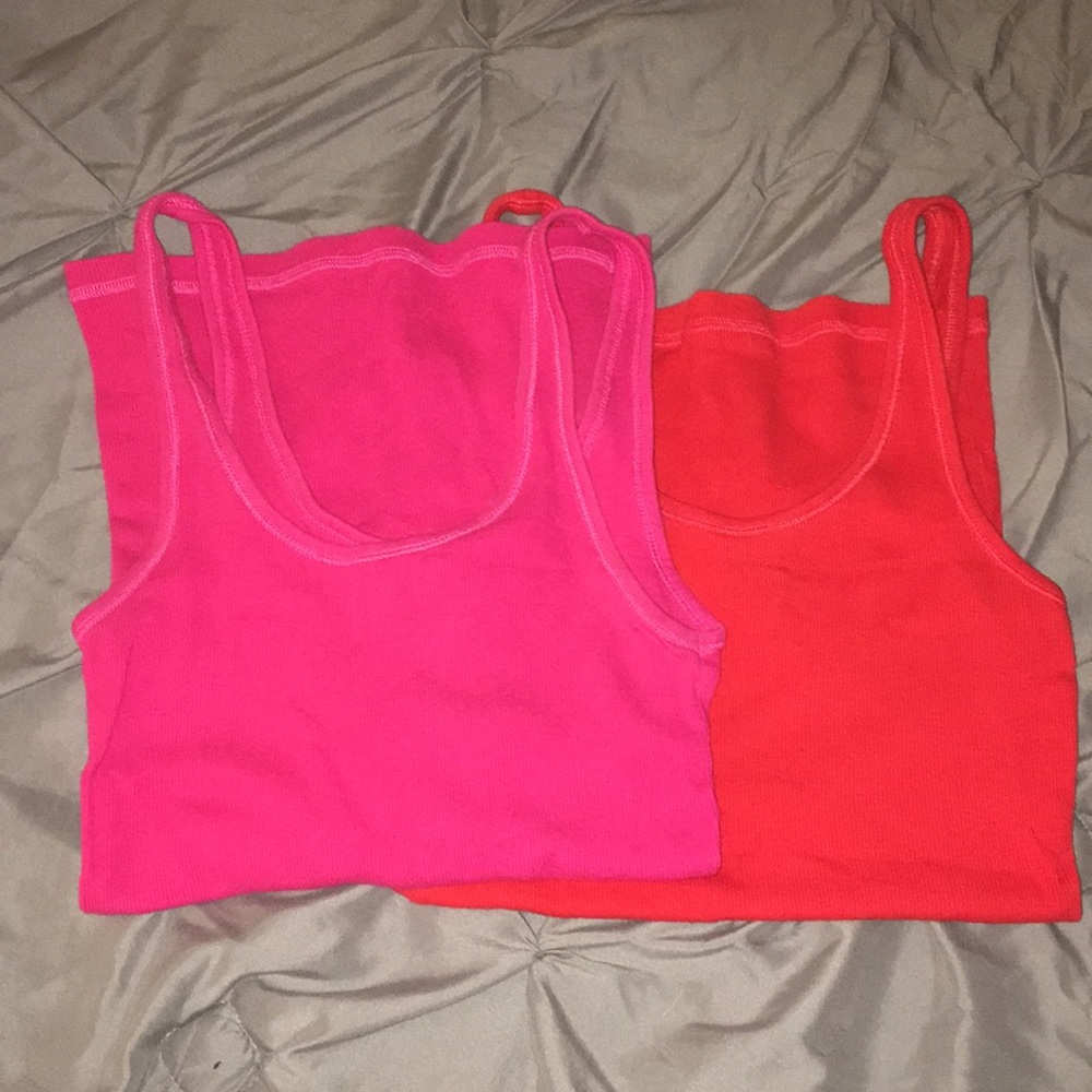 Hollister tanks, size medium bundle!