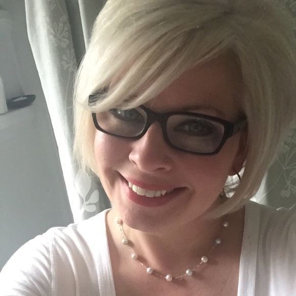 Meet your Posher, Michelle - Picture 1 of 1