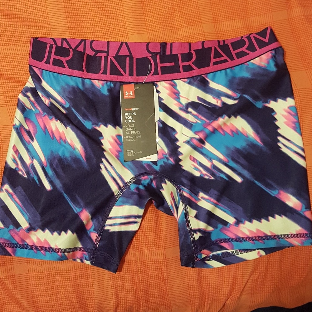 Brand new "Under Armour" biker shorts!