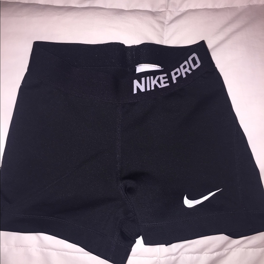 Girl Nike Pros