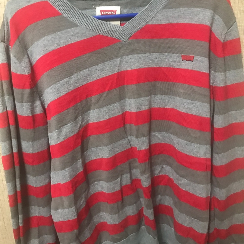 Large Levi long sleeve