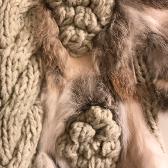 Love Token Fur sweater vest. - Picture 2 of 4