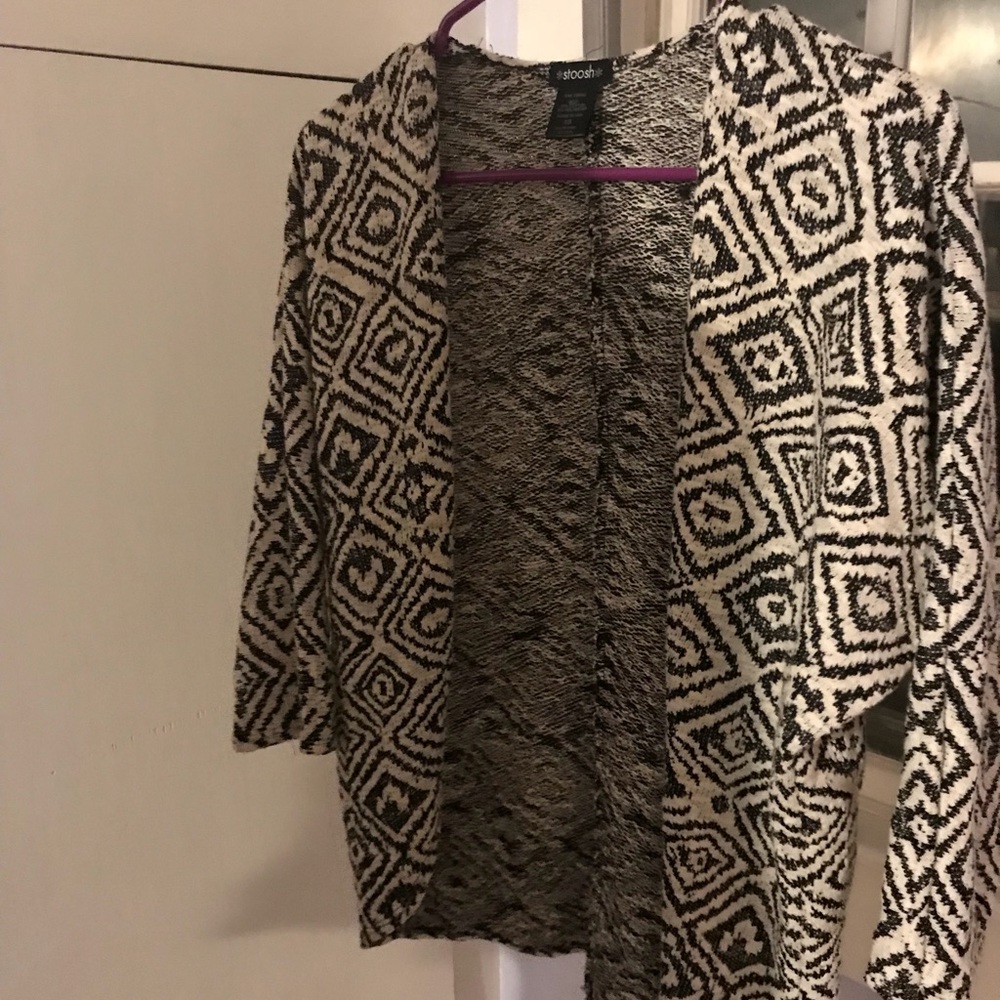 Cute chevron/geometric patterned top