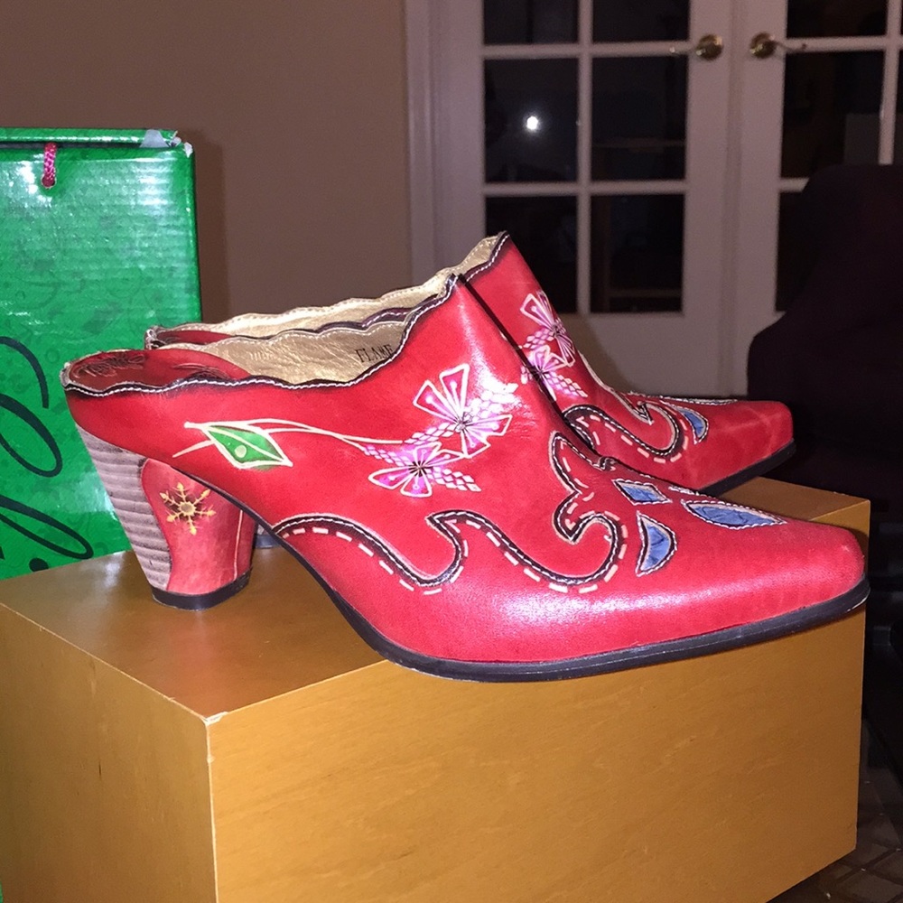 Red Leather booties slip on. Sz 8