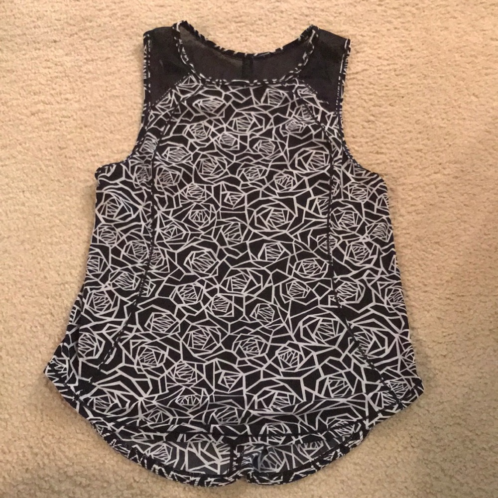LULULEMON TOP