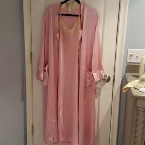 Gap nightgown and robe set