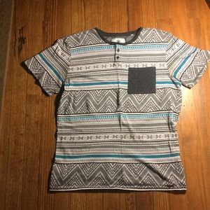 patterned pocket tee. Size large