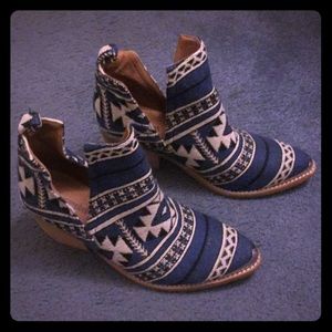 Jeffrey Campbell Booties- size 8