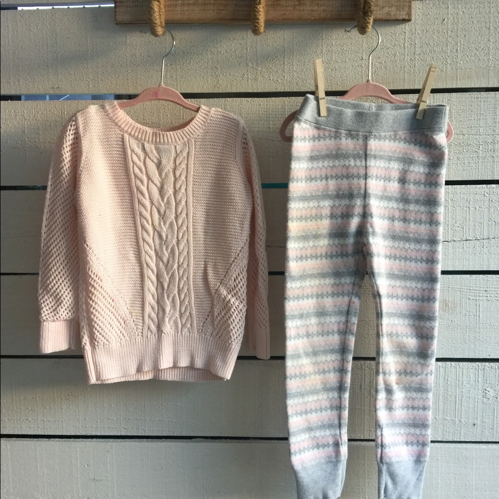 Sweater leggings & pale pink sweater-