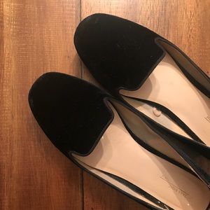 PRICED TO SELL! Zara velvet flats!