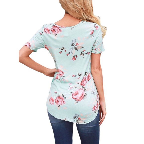 🆕🌸💐FLORAL CRISSCROSS SHORT SLEEVE BLOUSE💐🌸🆕 - Picture 3 of 5