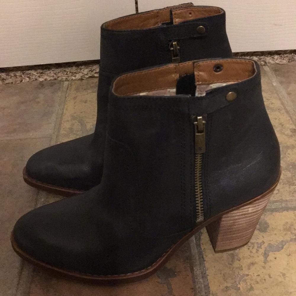 Lucky brand black leather booties size 8