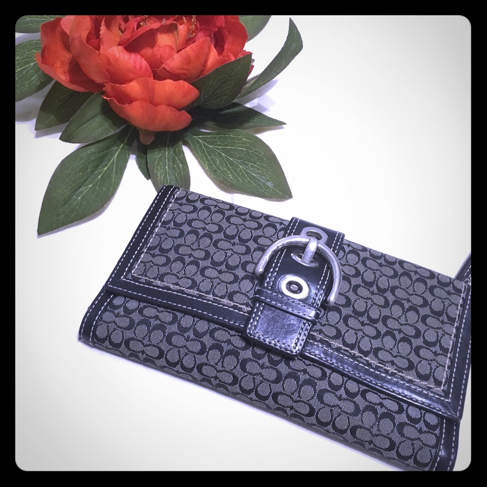 🍍Coach signature black CC jacquard