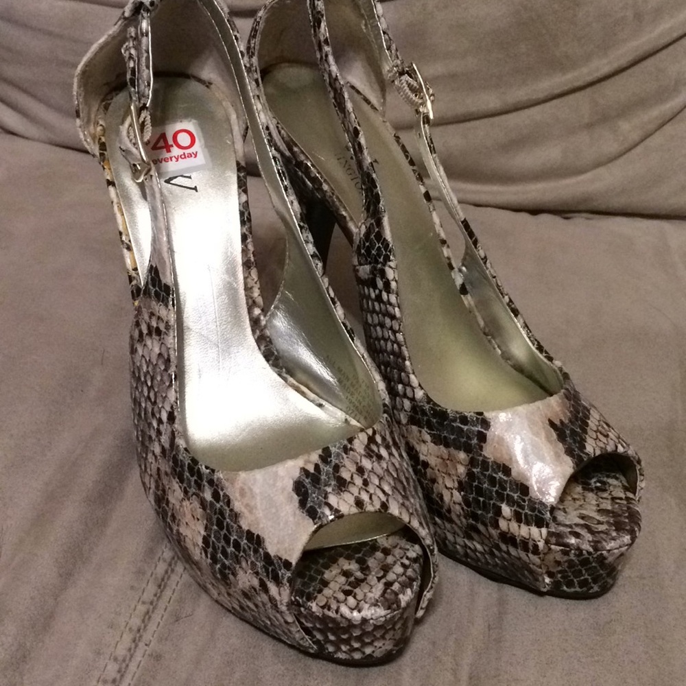 Snake pattern heels