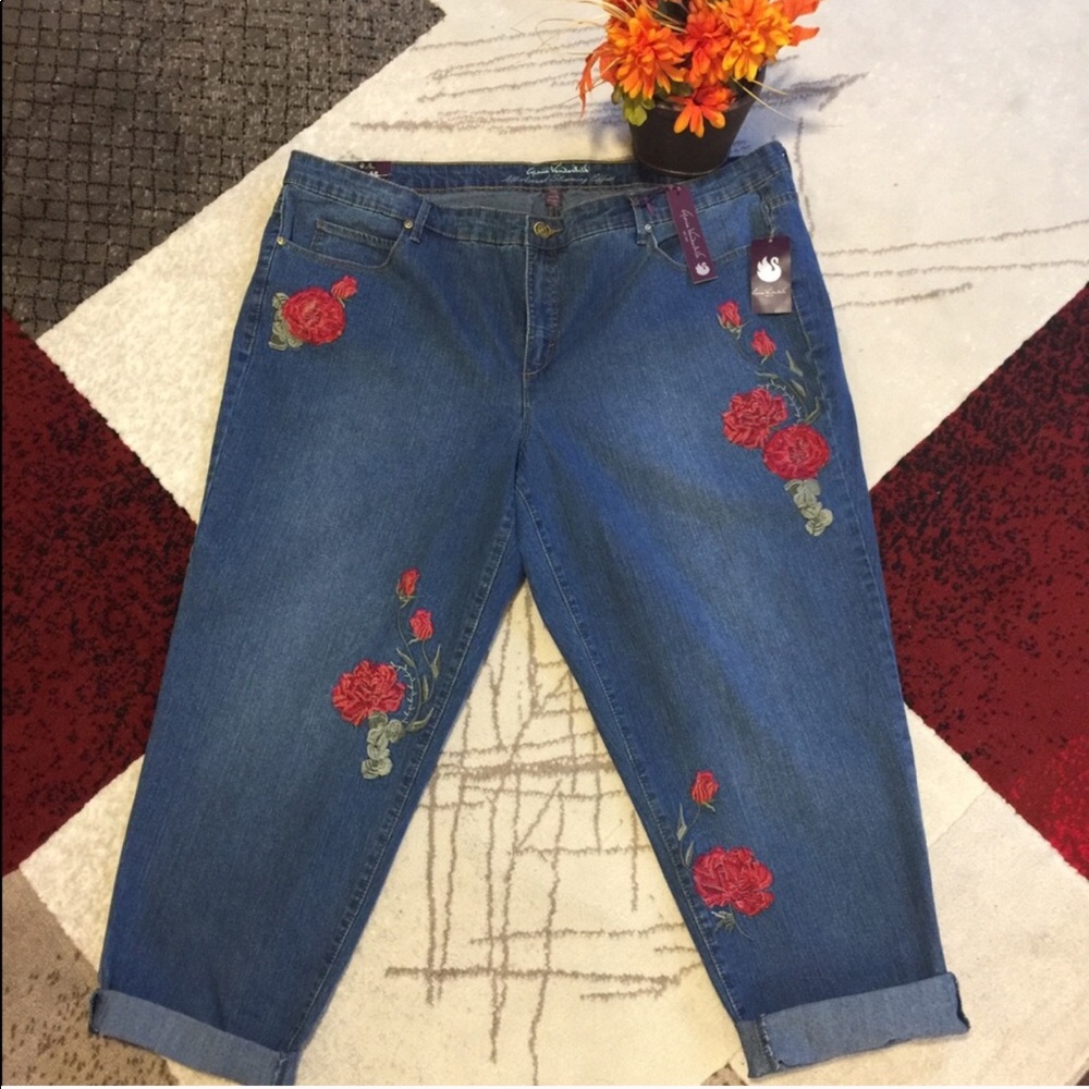 Gloria Vanderbilt Floral Embroidered Cuffed Jeans