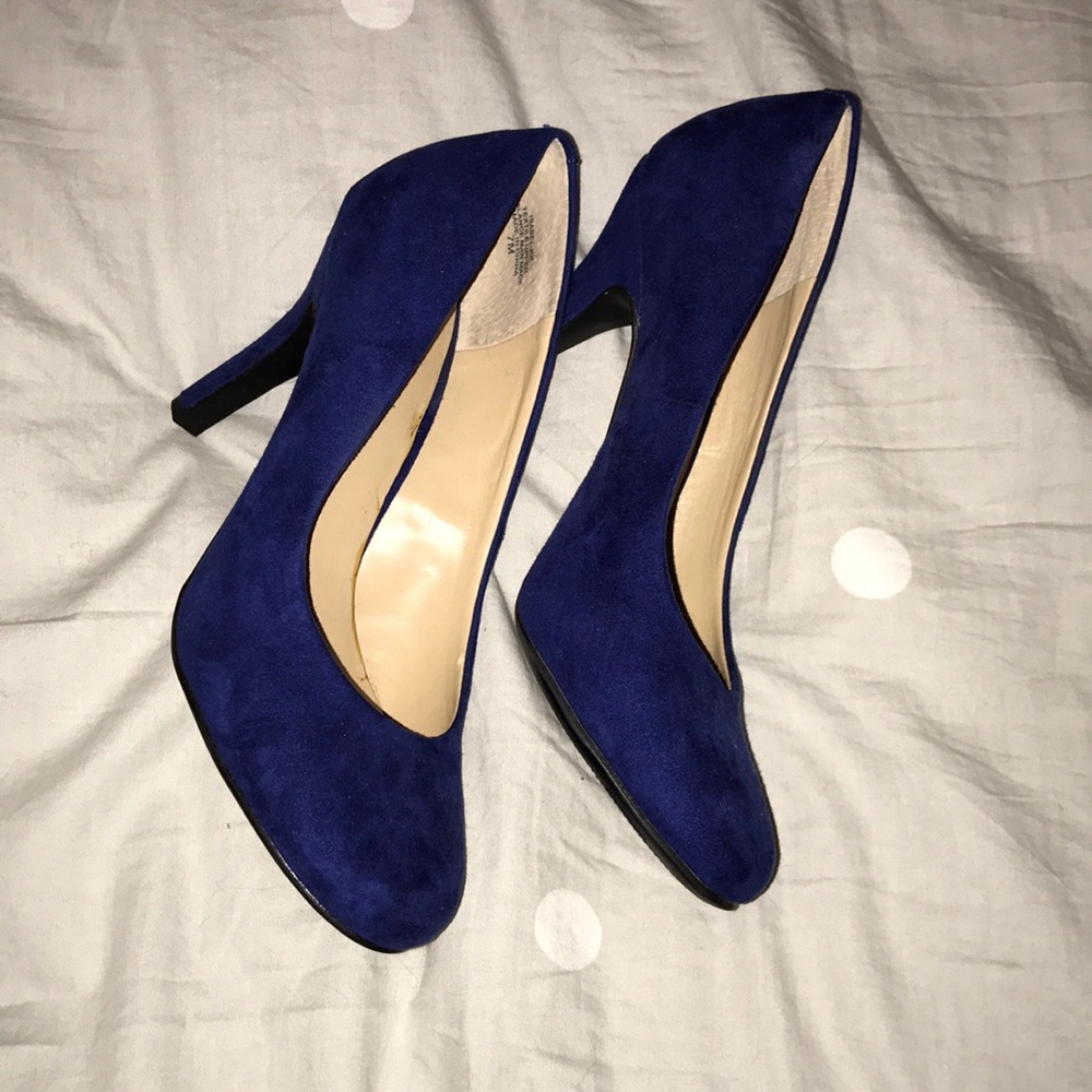 Suede Pumps