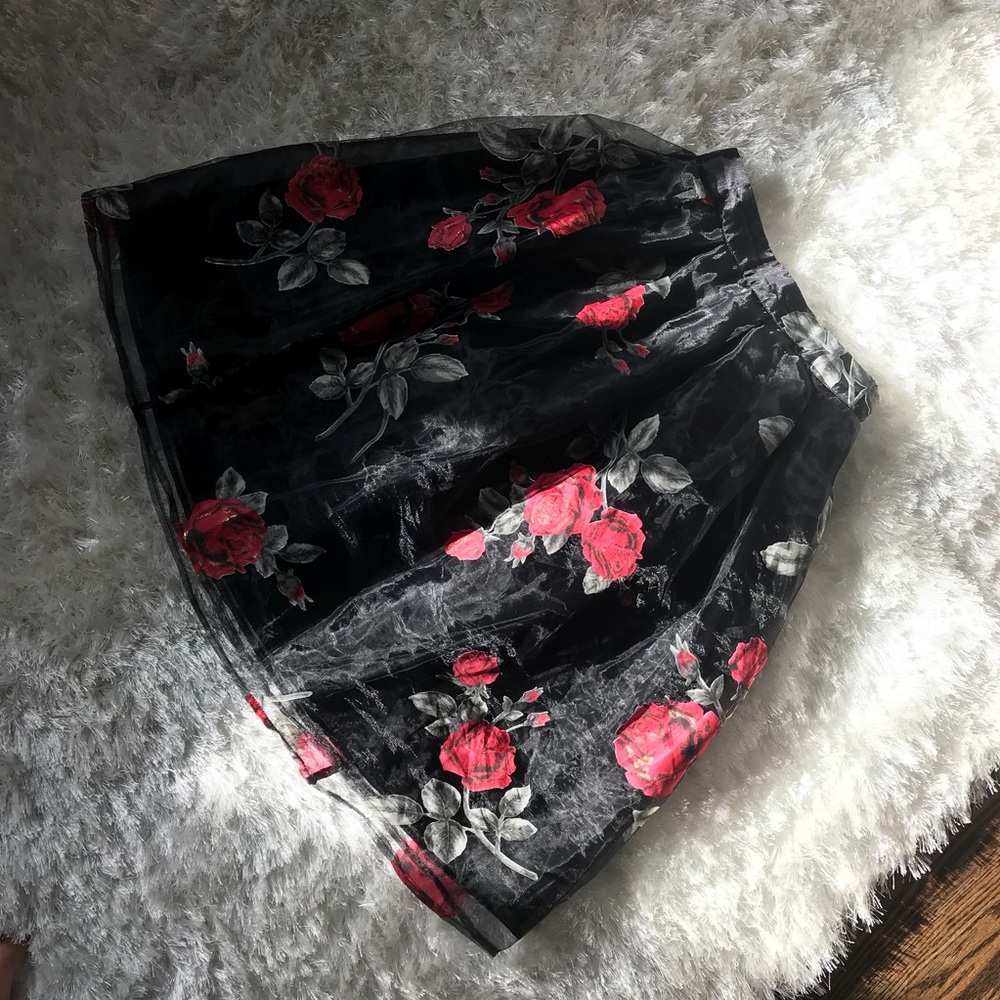 Forever 21 Floral Skirt 🌹