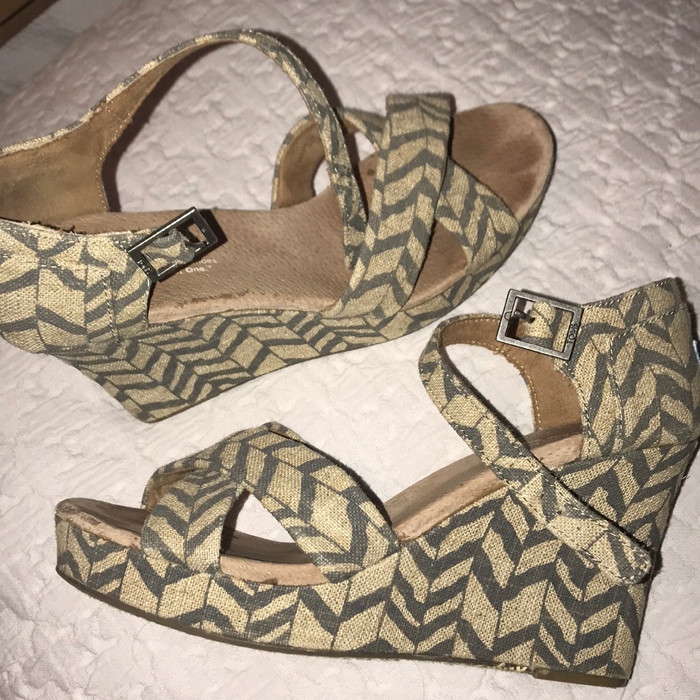 TOMS Sand and stone wedges