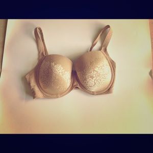 Beautiful lace bra in nude, size 34DD