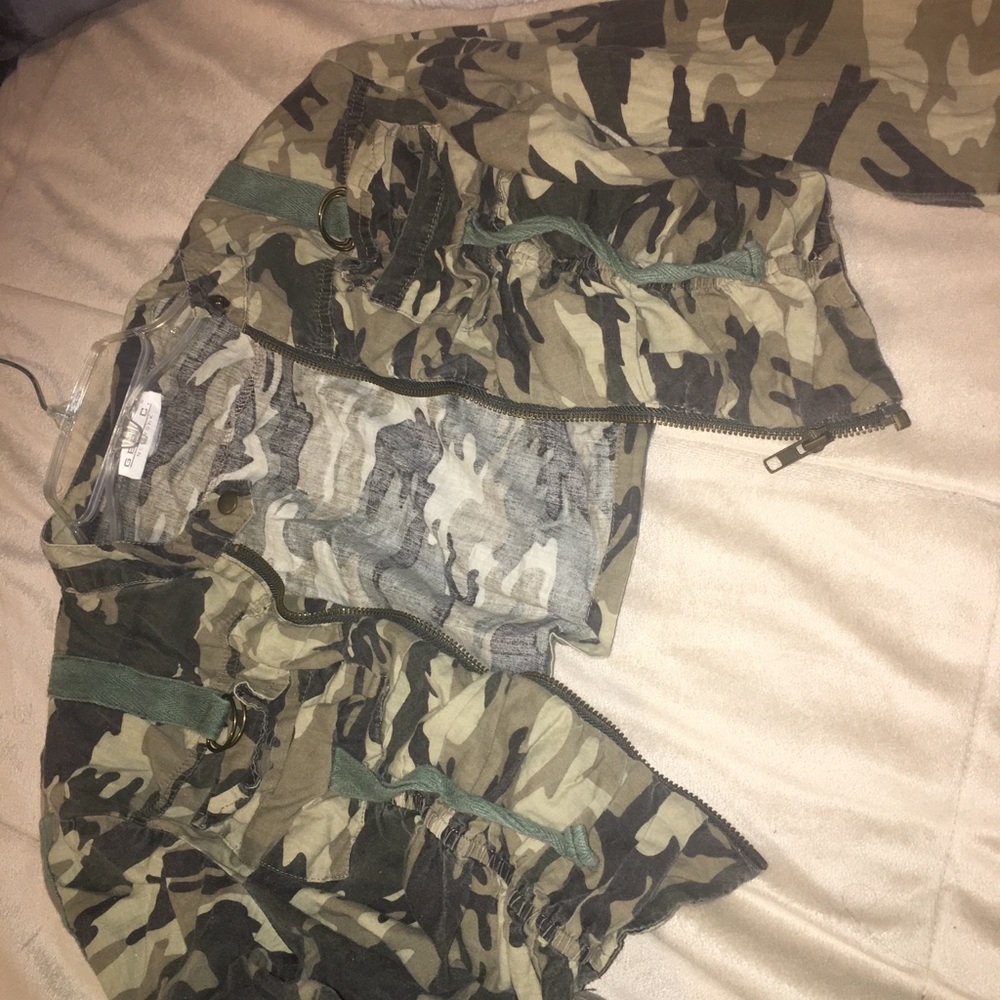 Camo crop top outer jacket