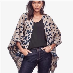 🍍Ann Taylor leopard print cape