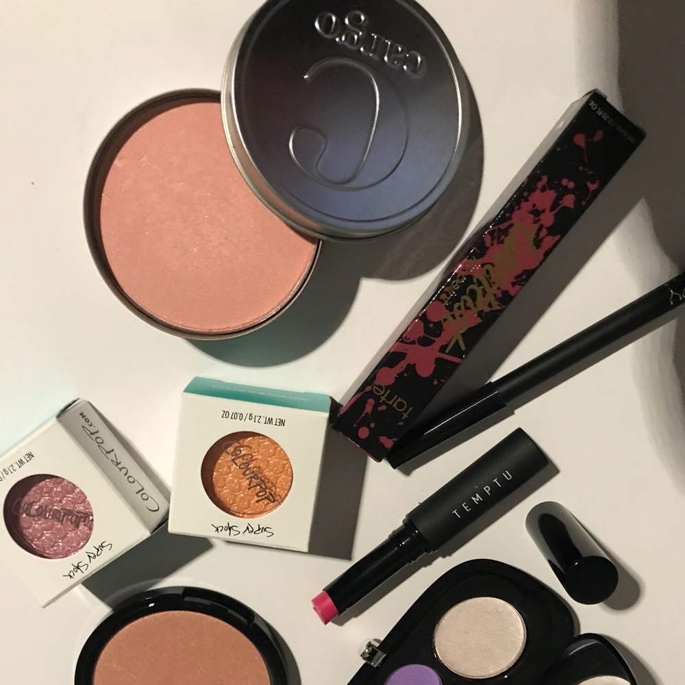 BNIB high-end Makeup Bundle!!