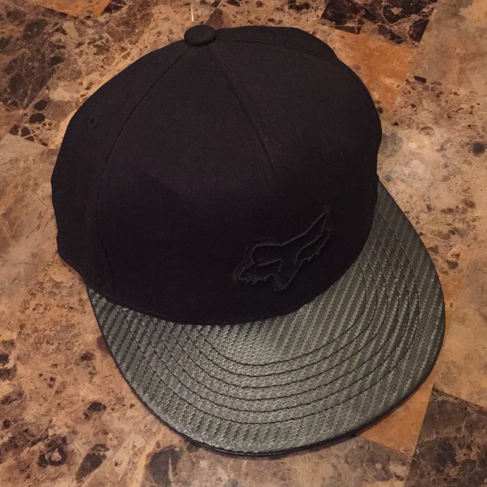 ONE OF A KIND Fox black on carbon flat bill
