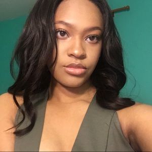 Meet your Posher, Kayla