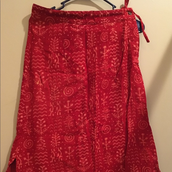 Beautiful rust red colored ethnic skirt. - Picture 4 of 4