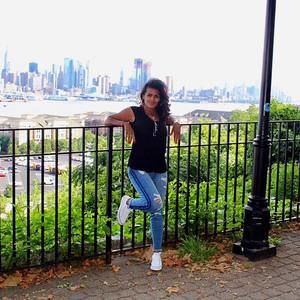 Meet your Posher, Noemi