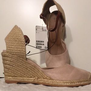 H&M Tan Wedges