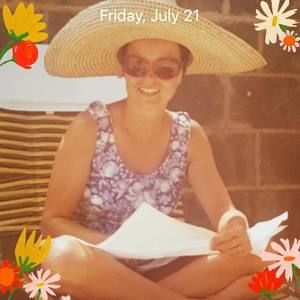 Meet your Posher, Beverly