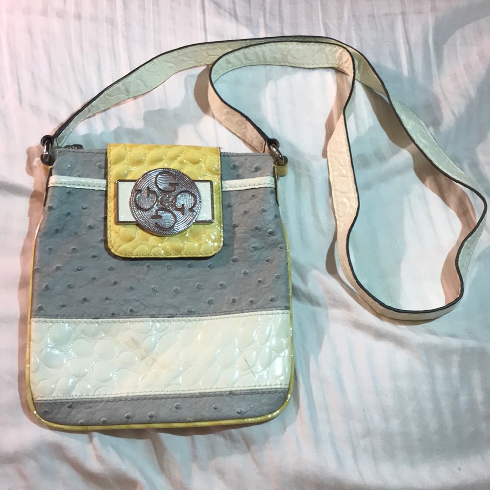 🎉 Original Guess Crossbody Bag 🎉