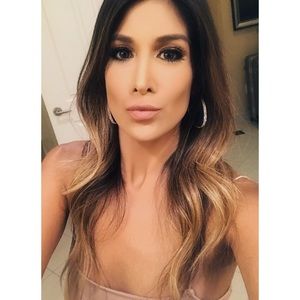 Meet your Posher, Kira!