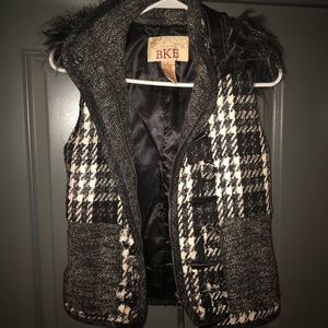 BKE Houndstooth Vest with detachable hood