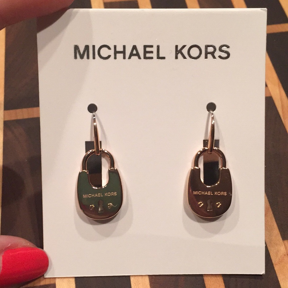 🔥MICHAEL KORS🔥 PADLOCK ✨ROSE GOLD✨ EARRINGS